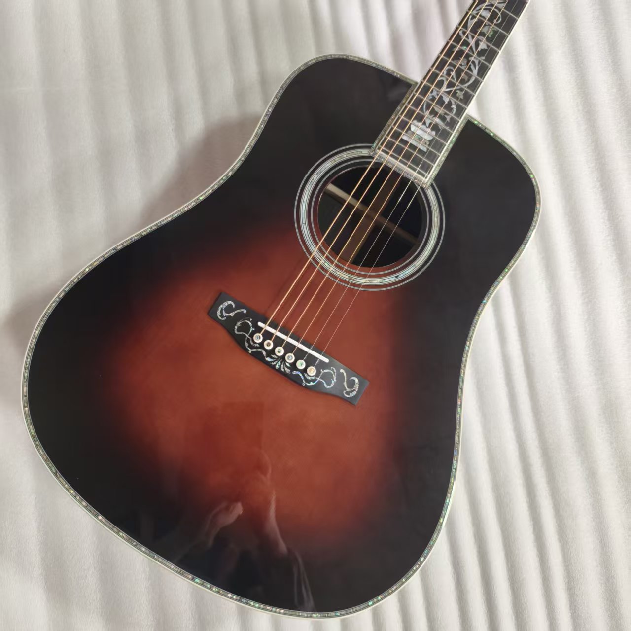 Özel tasarım, lüks model, D-45 - Acoustic Guitar Dreadnought incelemesi ve fiyatı