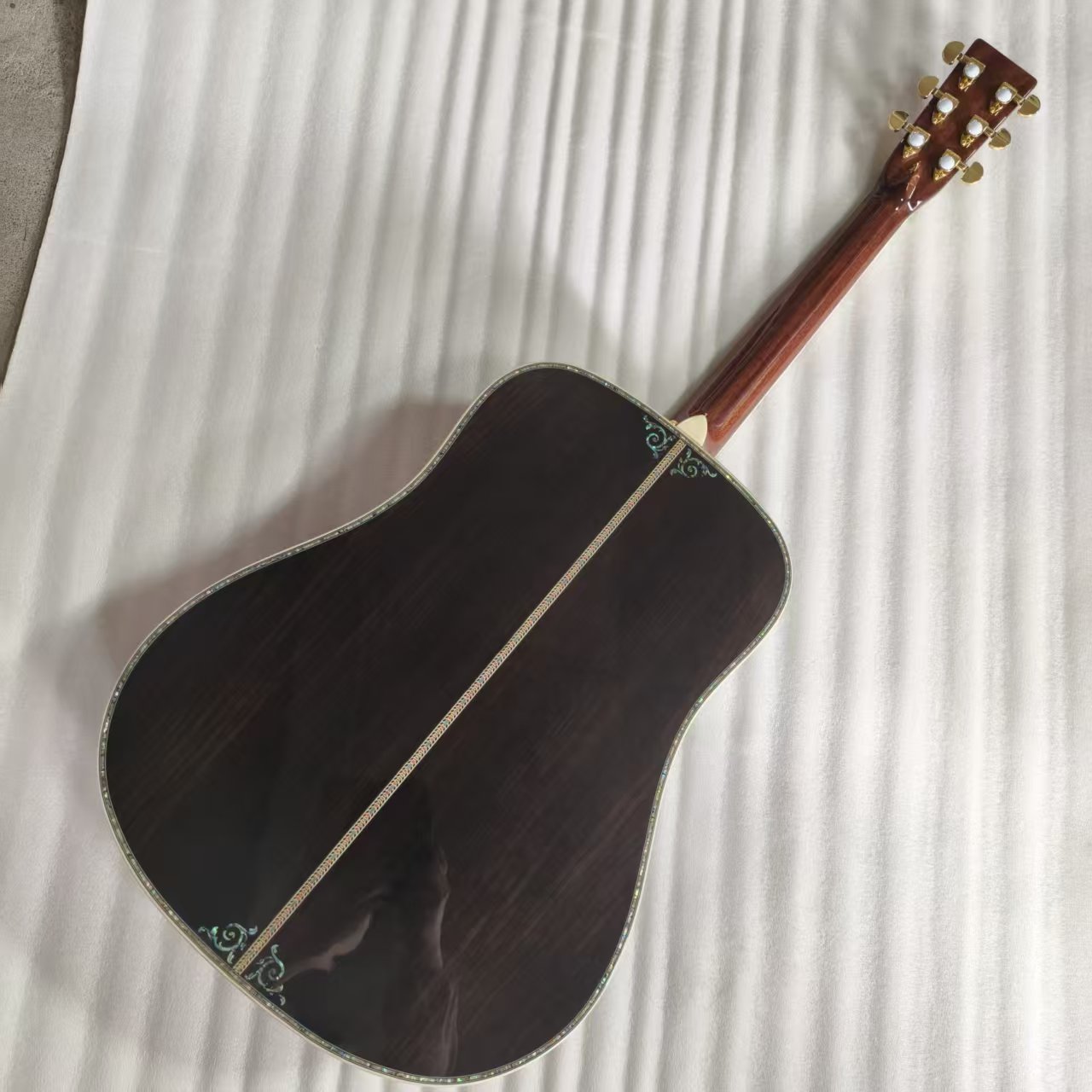 Özel tasarım, lüks model, D-45 - Acoustic Guitar Dreadnought incelemesi ve fiyatı